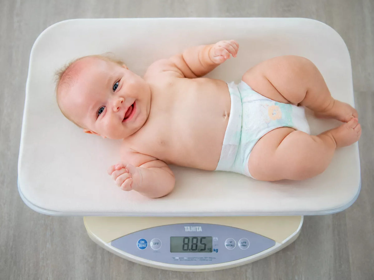 Gewichtszunahme Baby: Tabelle nach Alter und Rechner