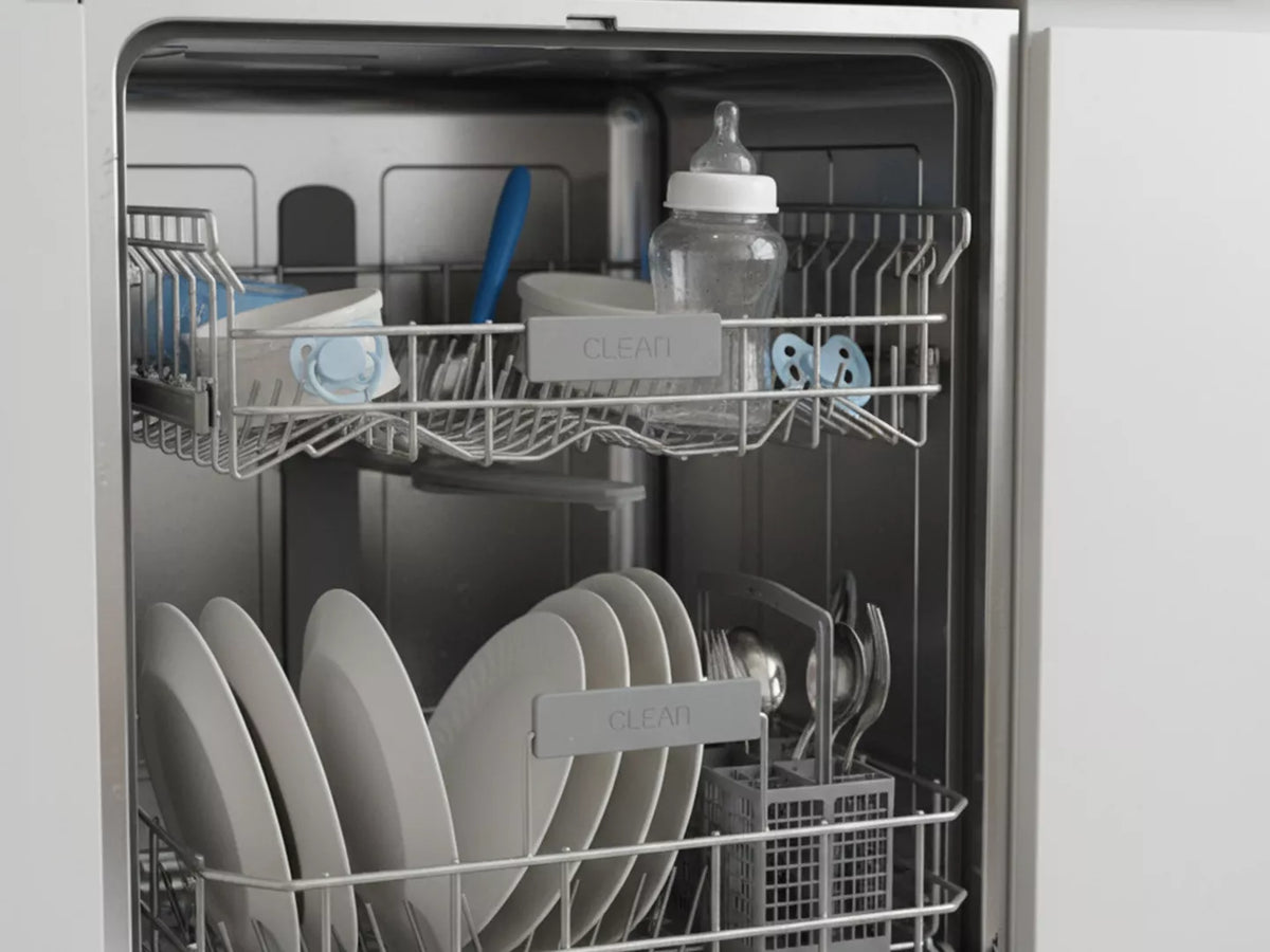 Babyflaschen in der Spülmaschine reinigen: Wie gut funktioniert das?