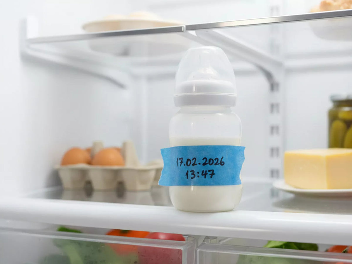 Haltbarkeit von Muttermilch: So lange kannst du abgepumpte Muttermilch aufbewahren